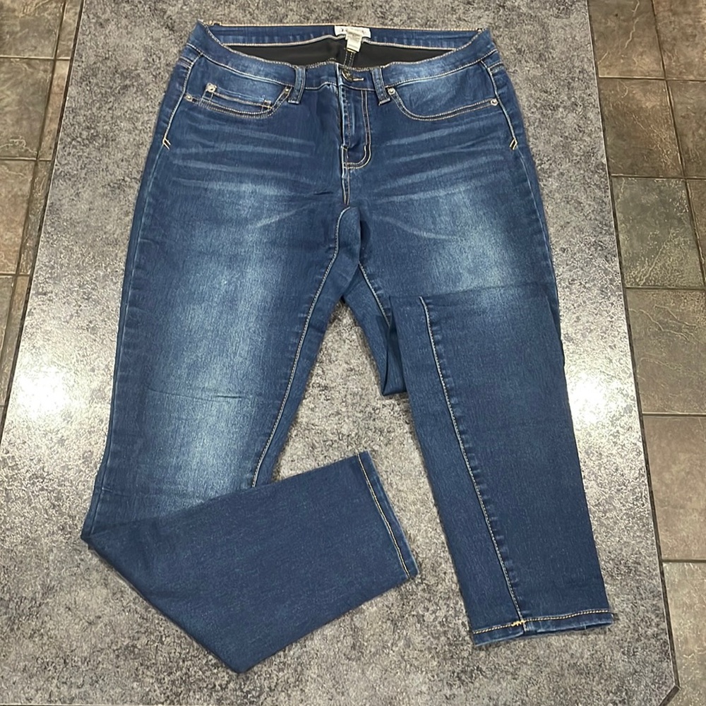 Mudd Jeans with false front pockets. Size 13